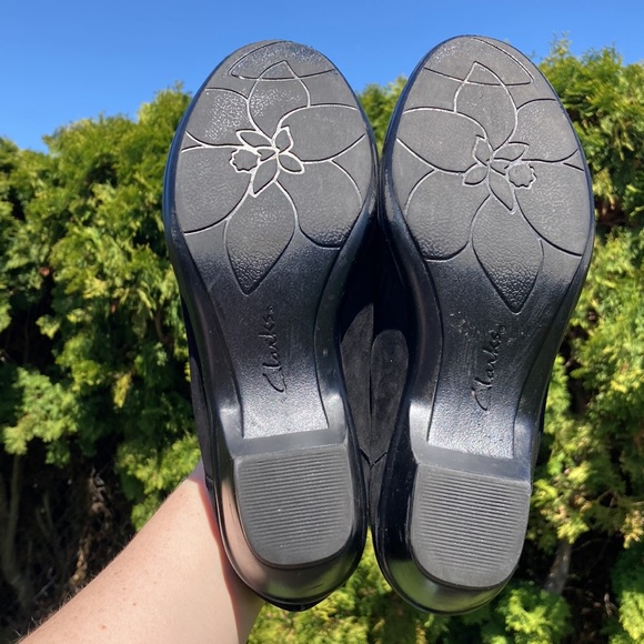 Clarks Ankle Slip On Boot Heeled Black Leather Women’s Size 9 - Picture 6 of 10